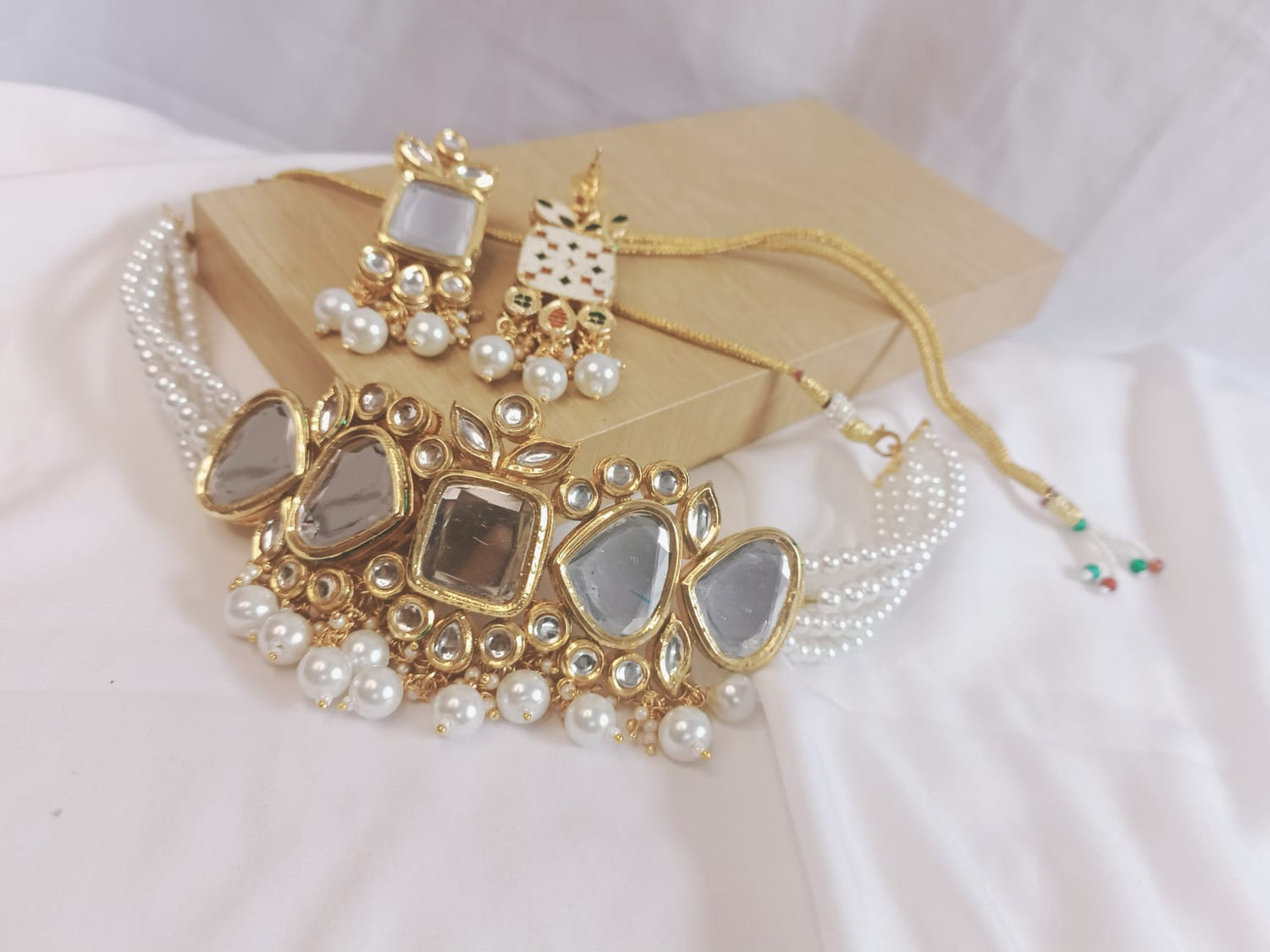 KUNDAN NECKLACE