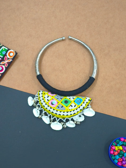 PASTEL COLOUR PATCH WITH SHELLS BRASS HASLI - 2